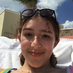 Meet your Posher, Lola